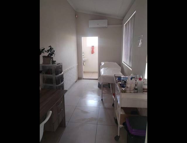 OFFICE PROPERTY TO RENT IN SCOTTSVILLE